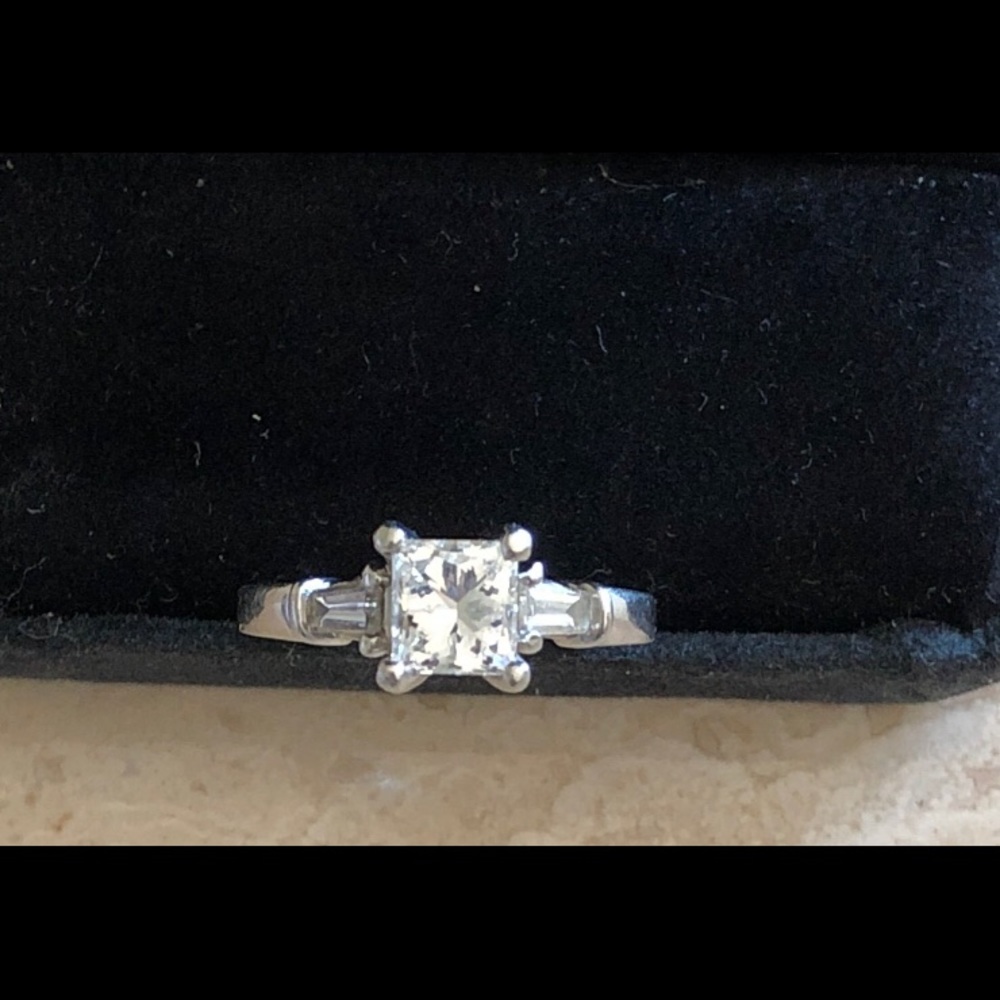 1.33 Carat Princess Cut w/Baguette Ring-Platinum - Picture 3 of 10